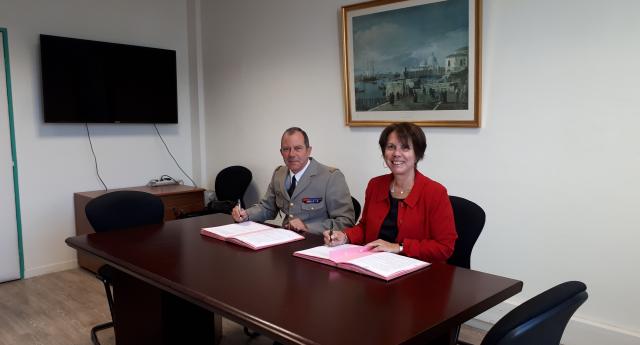 Signature de renouvellement d'une convention avec l'Agence de reconversion de la Défense