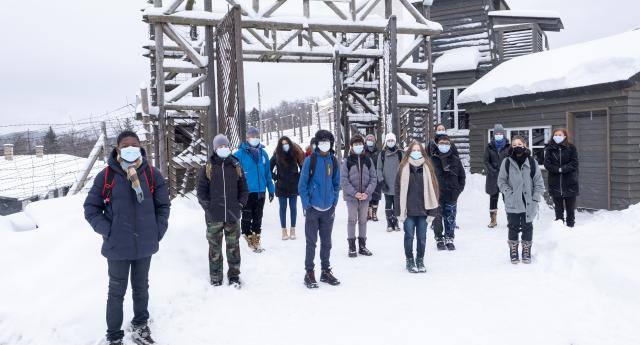 Les ambassadeurs de la mémoire au Struthof pour la Journée de la mémoire de l'Holocauste et de la prévention des crimes contre l'Humanité