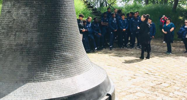 Les jeunes du PSG en visite au Mont-Valérien