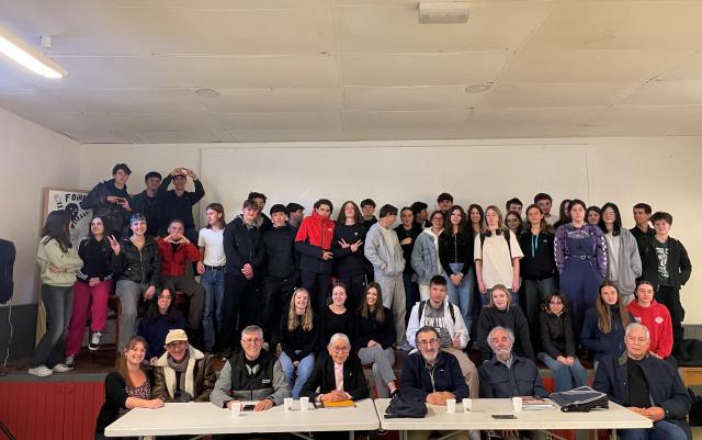 élèves et témoins