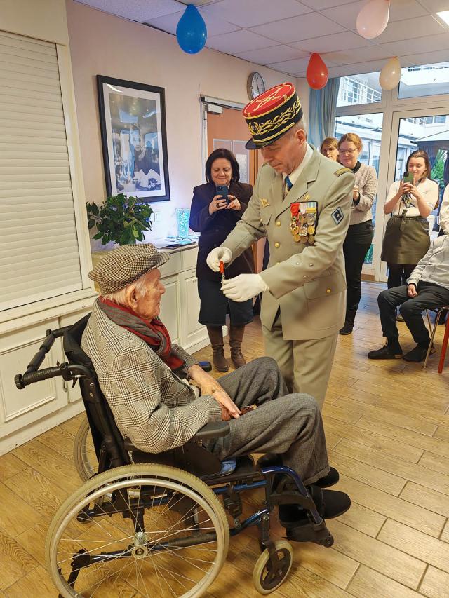 remise de la décoration