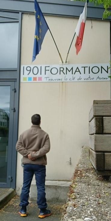 devant centre de formation