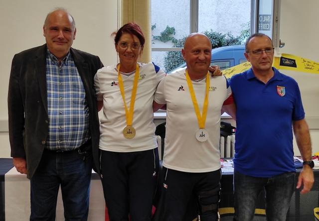  M. ESCHBACH directeur départemental de l’ONaCVG de Haute Saône en compagnie des médaillés et de M. Yves LAMBOLEY président de l’Union Nationale des Combattants de Montbozon. © UNC de Montbozon