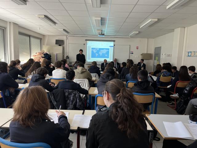 Deux Classes de 3èmeassistent aux témoignages 