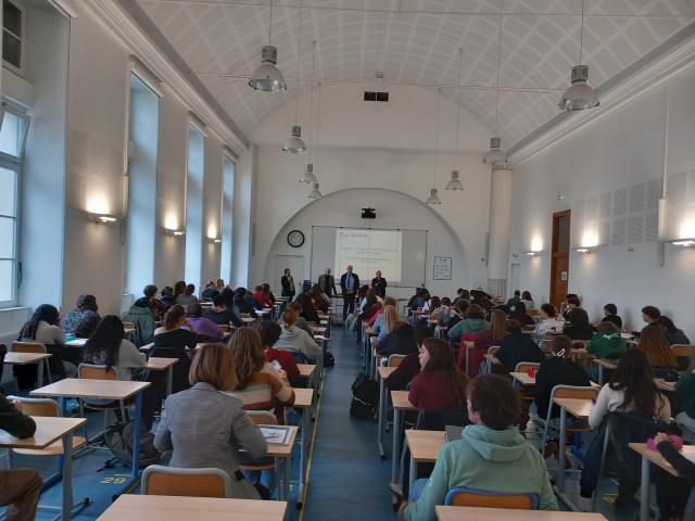 Les lycéens attentifs