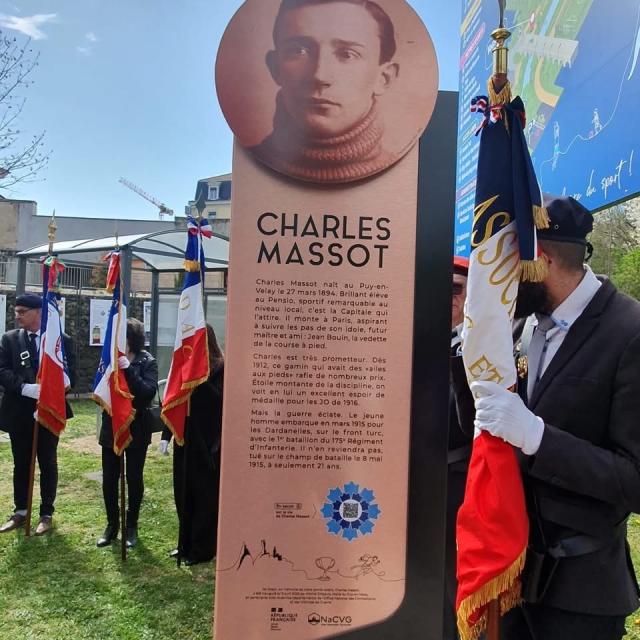 Inauguration stèle Massot