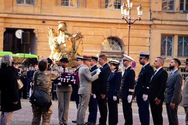 cérémonie plan large