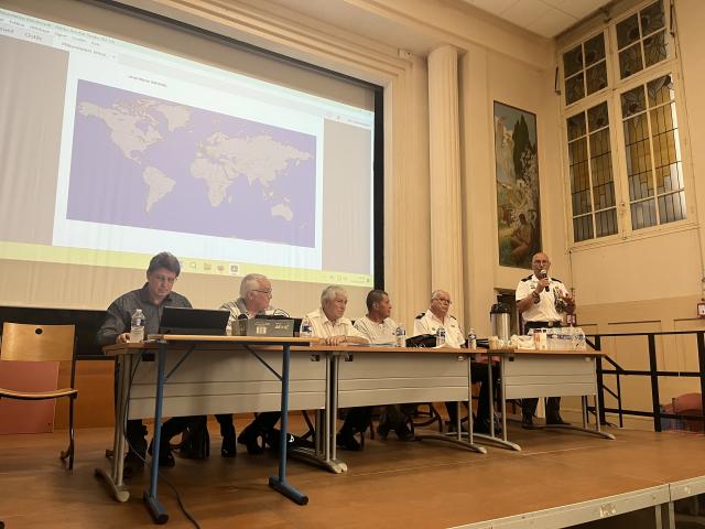 Les témoins M.GIL, deuxième en partant de la gauche, M. CLEMENT, M. BENAZET M. PARIS, et M. BRUNEL lors de l’intervention du 21/05/2025