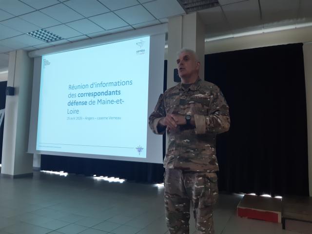 Présentation de la réunion par le LCL Daguillon, délégué militaire départemental adjoint de Maine-et-Loire