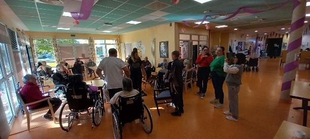                                                 Temps d’échange entre les résidents et les enfants 