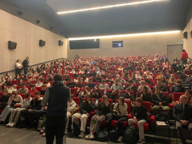 Les élèves dans la salle