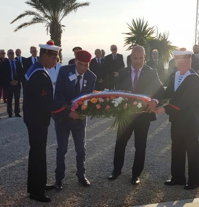 dépôt de gerbe pendant la cérémonie à Gammarth en TUnisie avec l'ONACVG