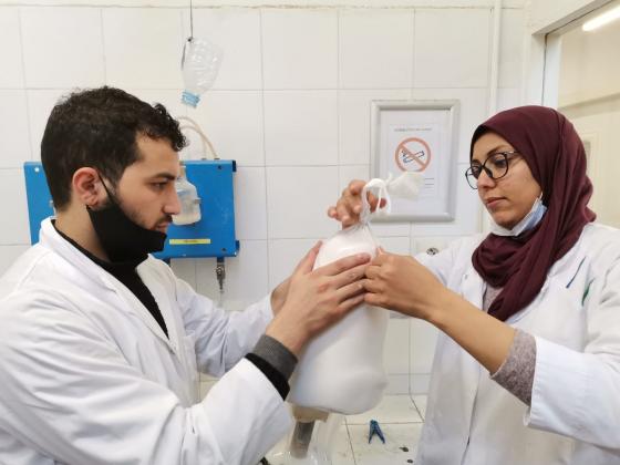 Stagiaires dans l'atelier du centre d'appareillage