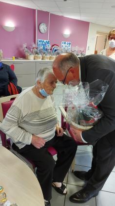 Remise des colis douceurs