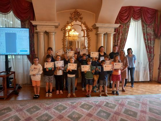 Les jeunes gens et leur diplôme