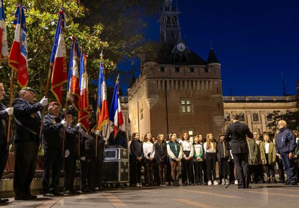 Les élèves toulousain entonnant la Marseillaise. 
