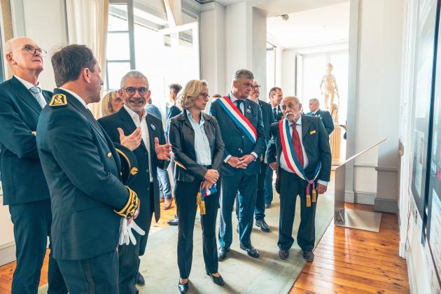 Inauguration de l'exposition avec les organisateurs, le préfet de l'Indre et les élus