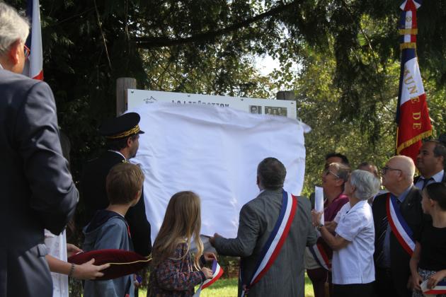 Dévoilement du panneau